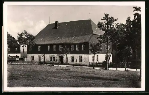 Fotografie Brück & Sohn Meissen, Ansicht Carlsfeld i. Erzg., Blick auf den Gasthof Weitersglashütte