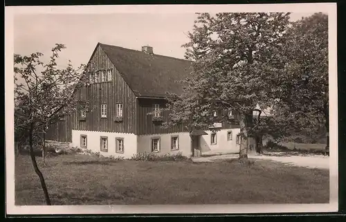 Fotografie Brück & Sohn Meissen, Ansicht Schellerhau i. Erzg., Blick auf das Heim der jungen Kumpel