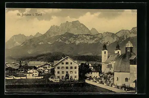 AK St. Johann, Ort aus der Vogelschau mit Gebirge im Hintergrund