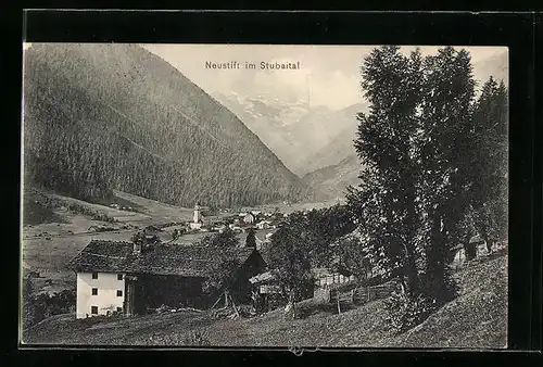 AK Neustift /Stubaital, Ort mit idyllischem Gebirgspanorama