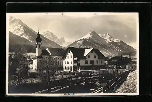 AK Medratz /Stubaital, der Ort mit Gebirgskulisse