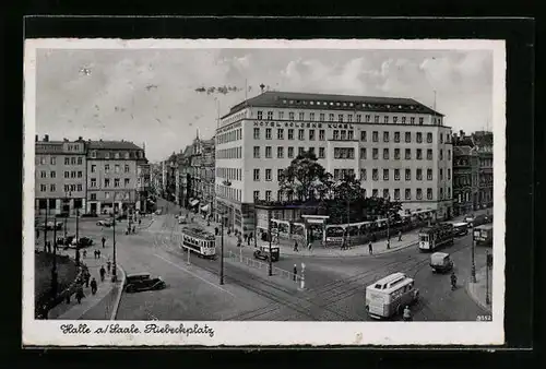AK Halle a. Saale, Strassenbahn auf dem Riebeckplatz vor dem Hotel Goldene Kugel
