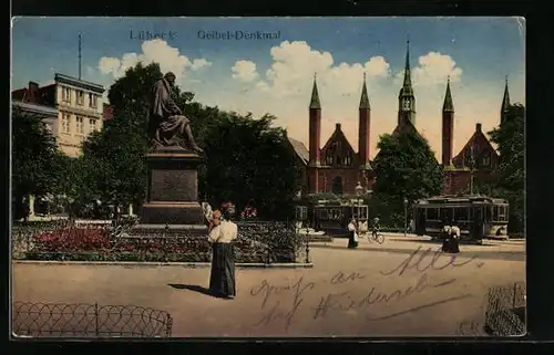 AK Lübeck, Strassenbahnen am Geibel-Denkmal