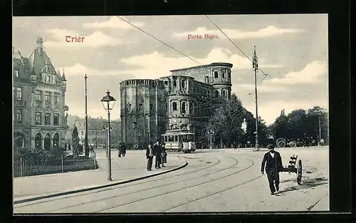 AK Trier, Strassenbahn an der Porta Nigra