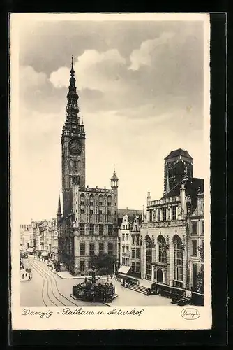 AK Danzig, Rathaus, Artushof und Strassenbahn