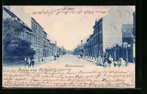 AK Bitterfeld, Kaiserstrasse mit Kindern