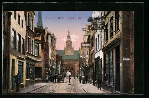 AK Emden, Kleine Brückstrasse mit Geschäften