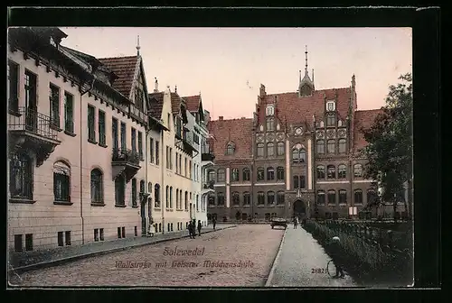 AK Salzwedel, Wallstrasse mit höherer Mädchenschule