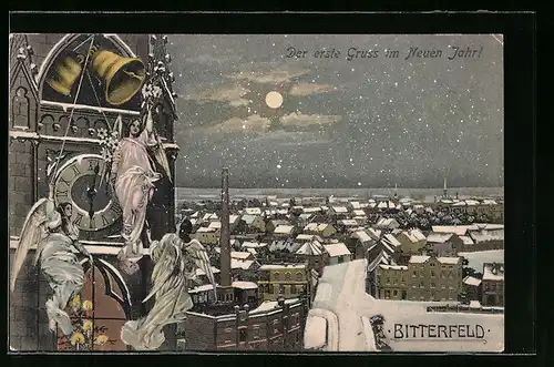 AK Bitterfeld, Blick auf die winterliche Stadt, Engel am Glockenturm