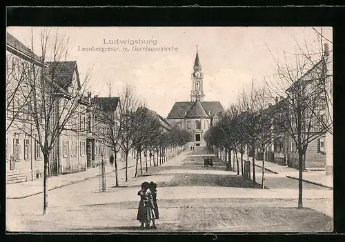 AK Ludwigsburg, Leonbergerstrasse mit Garnisonskirche