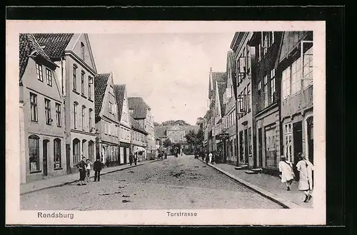 AK Rendsburg, Torstrasse mit Geschäften