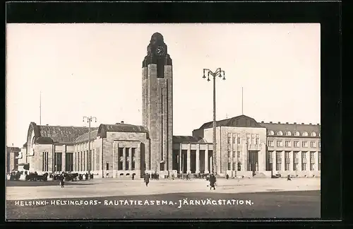 AK Helsinki, Strassenpartie am Bahnhof