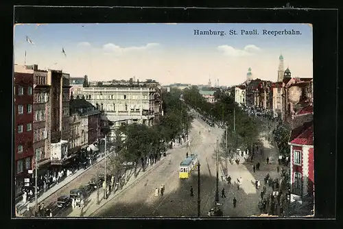 AK Hamburg-St. Pauli, Strasse Reeperbahn mit Geschäften und Strassenbahn