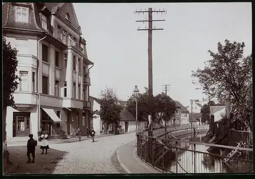 Fotografie Brück & Sohn Meissen, Ansicht Hoyerswerda, Partie in der Elsterstrasse, Bäckerei Andreas Richter