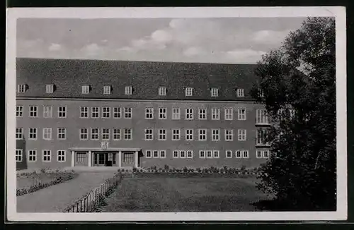 AK Sande i. Oldbg., Hauptportal des Marinelazaretts Sanderbusch