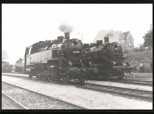 Fotografie Deutsche Reichsbahn DDR, Dampflok - Lokomotive Nr. 64 007 & 86 1501-5 in Dürrröhrsdorf
