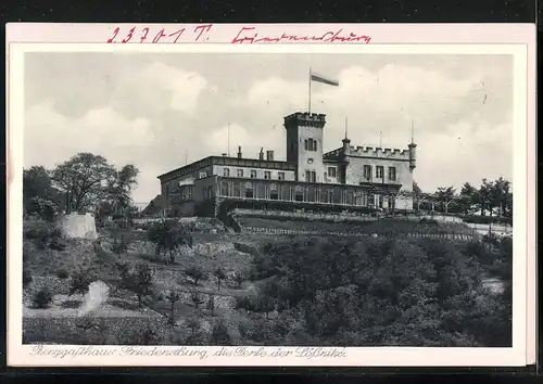 Fotografie Brück & Sohn Meissen, Ansicht Radebeul, Blick auf das Berggasthaus Friedensburg