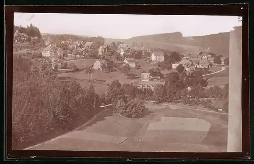 Fotografie Brück & Sohn Meissen, Ansicht Bärenfels i. Erzg., Blick vom Berg in den Ort