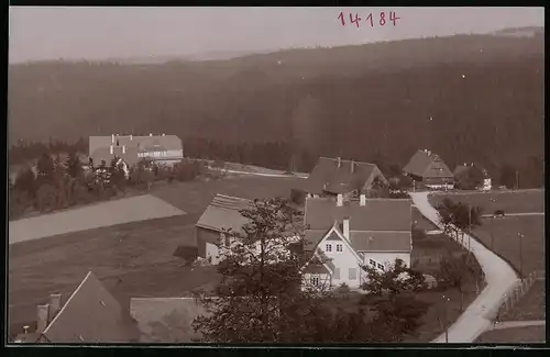 Fotografie Brück & Sohn Meissen, Ansicht Oberbärenburg i.Erzg., Blick auf die Wohnhäuser