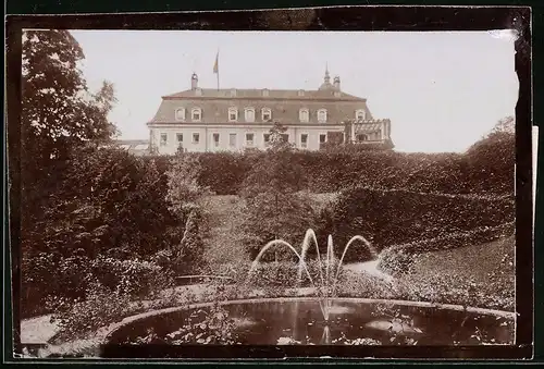 Fotografie Brück & Sohn Meissen, Ansicht Lichtenwalde, Blick über die Fontaine zum Schloss