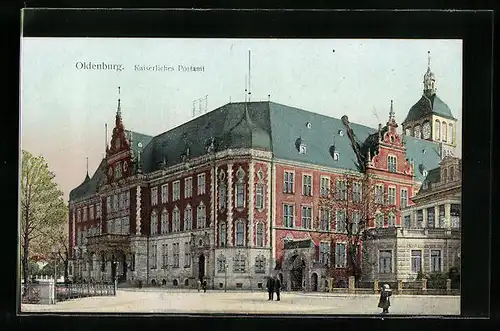 Goldfenster-AK Oldenburg, Passanten vor dem Kaiserlichen Postamt mit leuchtenden Fenstern