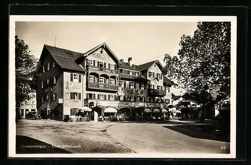 AK Oberammergau, Strassenpartie vor dem Haus Wittelsbach