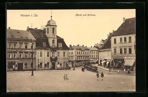 AK Wurzen i. Sa., Passanten auf dem Markt vor dem Rathaus