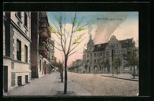 AK Bitterfeld, Kaiser-Strasse mit Haus Europa