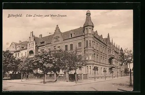 AK Bitterfeld, Ecke Linden- und West-Strasse mit Bäumen