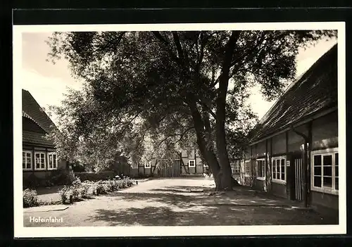 AK Bückeburg, Hofeinfahrt der Landfrauen- und Webschule
