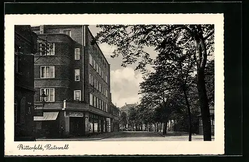 AK Bitterfeld, Geschäft am Ratswall Ecke Hallesche Strasse