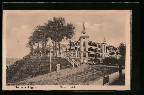 AK Sellin /Rügen, Auffahrt zum Strand-Hotel