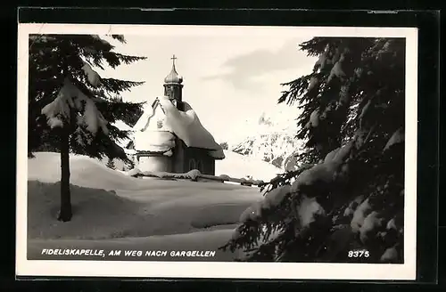 AK Gargellen, verschneite Fideliskapelle