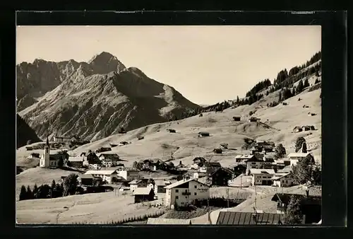 AK Hirschegg im Kleinwalsertal, Ortsansicht mit Widderstein