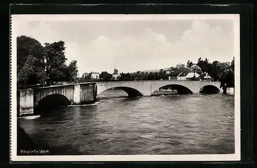 AK Rheinfelden, Blick über die Brücke zum Ort