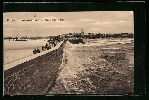 AK Warnemünde / Ostseebad, Mole bei Sturm