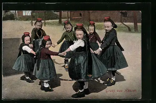 AK Gruss aus Hessen, Mädchen in Tracht beim Ringelreihen