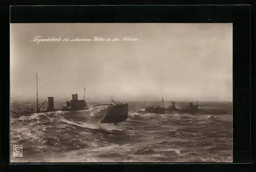 AK Torpedoboote bei schwerem Wetter in der Nordsee
