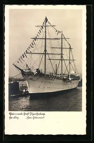 AK Hamburg, Schwimmende Jugendherberge Hein Godenwind in Flaggengala