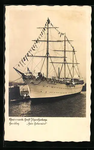 AK Hamburg, Schwimmende Jugendherberge Hein Godenwind in Flaggengala