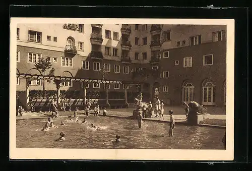 AK Wien, Hütteldorfer Strasse, Wohnhausanlage mit Kinderbad