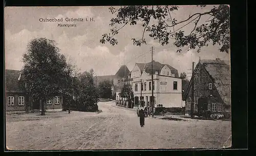 AK Grömitz i. H., Marktplatz mit Hotel Ehlert