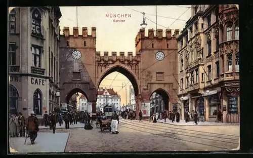 AK München, Strassenbahn unter dem Karlstor