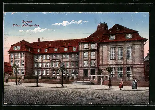 AK Crefeld, Passanten vor der Höheren Mädchenschule