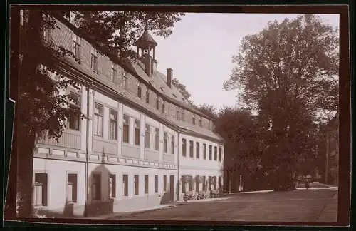 Fotografie Brück & Sohn Meissen, Ansicht Wolkenstein i. Erzg., Strassenpartie mit dem Badehaus, Spiegelverkehrt