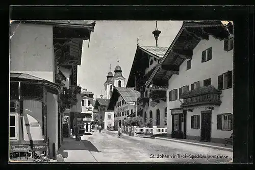 AK St. Johann, Speckbachergasse mit Kirchtürmen