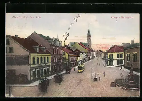 AK Neunkirchen /Bez. Trier, Oberer Marktplatz mit Geschäften, Kirche und Strassenbahn