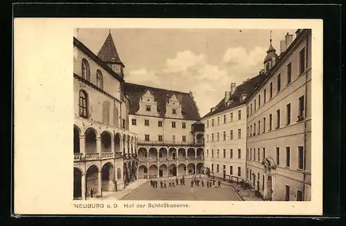 AK Neuburg a. D., Hof der Schlosskaserne