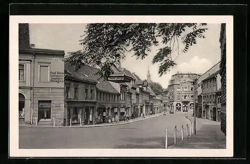 AK Eisleben, Hallesche Strasse mit Wohnhäusern