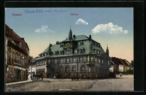 AK Nossen, Passanten vor dem Rathaus